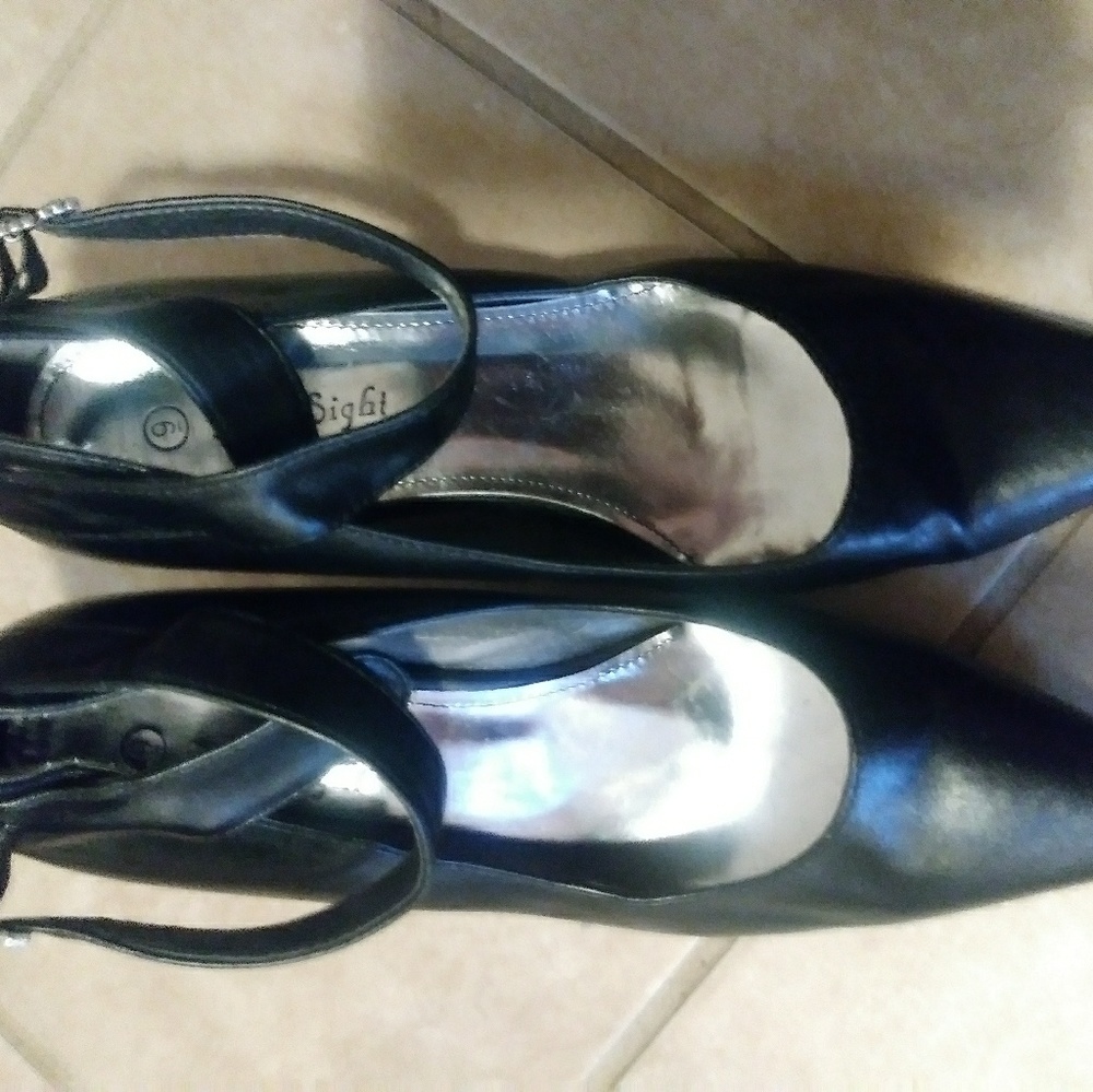 Shoes - Picture 3 of 3